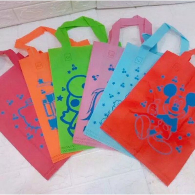 

TAS GOODIE BAG/SPOUNDBOUND ULANG TAHUN LOL/KEROPI/UNICORN/SPIDERMAN. 1PAK ISI 12PCS