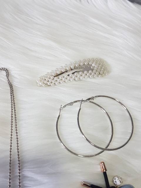 All Items Aksesoris wanita Kalung, anting, hairpin pearl dan ikat rambut