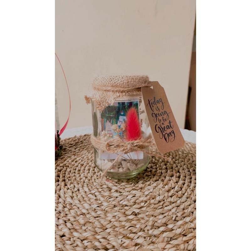 

Hadiah isi bunga kering dan foto