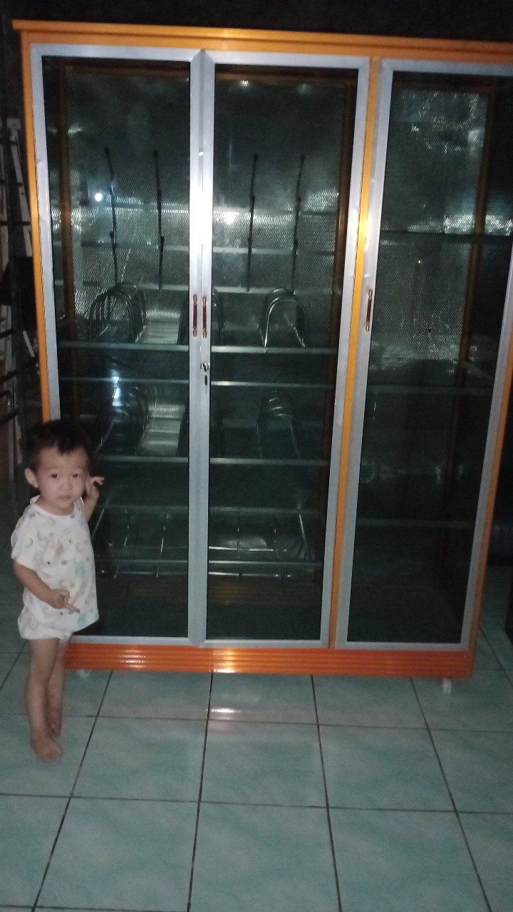 Rak Piring Bungkus Kaca Alumunium Pintu 3 Khusus Semarang