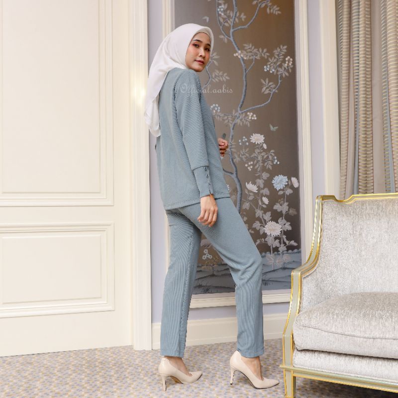 One Set Dior Knit Zivana Set