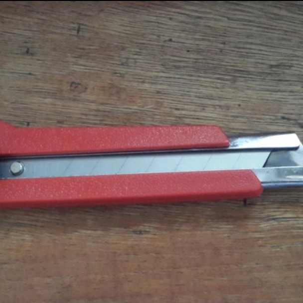 

Berkualitas Cutter Besar Kenko L 500/ Pisau Besar Kenko L-500/ Kater Tajam Berkualitas