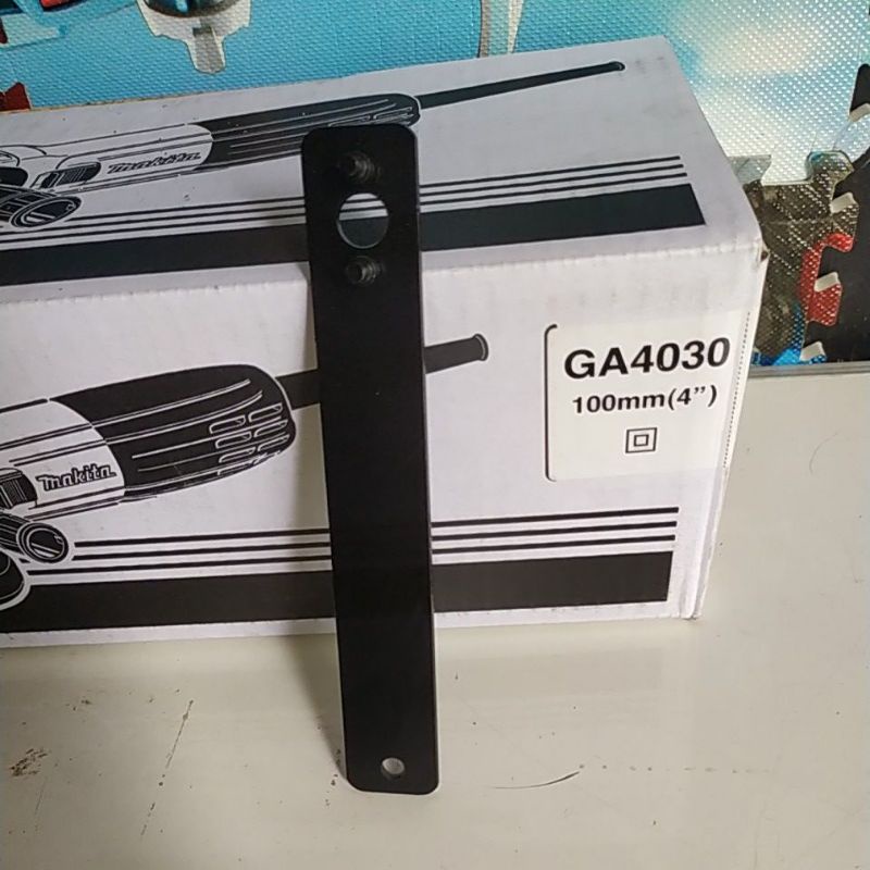 Gerinda Makita GA 4030 Pengunci Mata Gerinda Makita GA4030 Asli Original