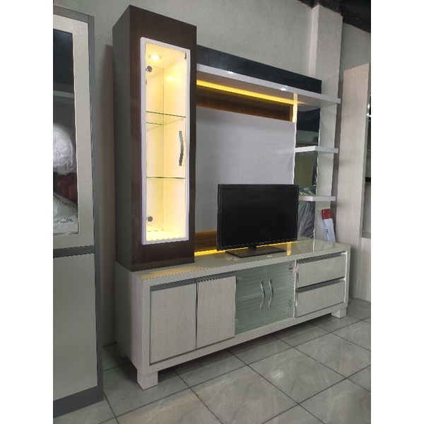 lemari pajangan tinggi minimalis HPL