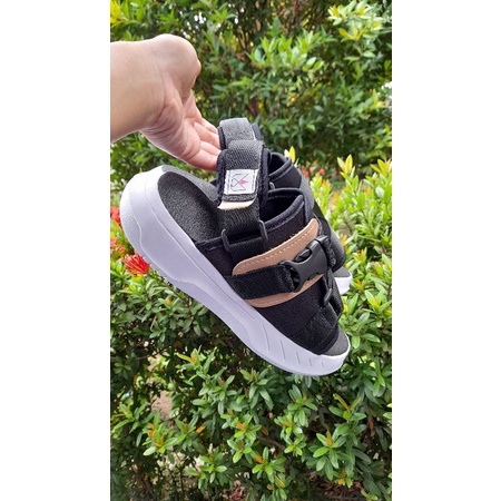 sandal travel Lenorte hanako black NEW