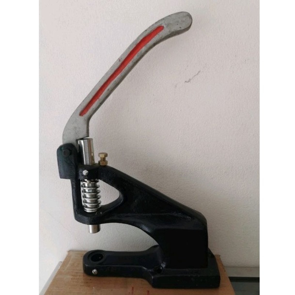 Alat plong besar/handpress mata ayam