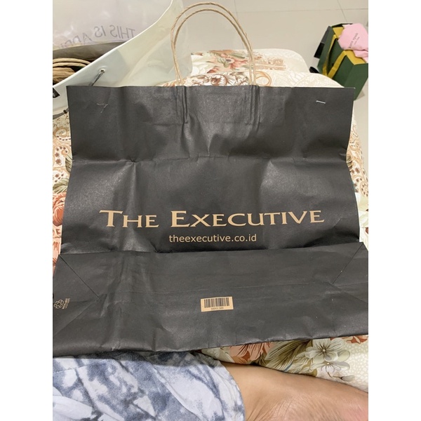 

paper bag executive