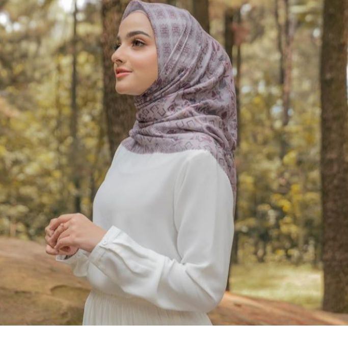 ~~► Em3 Scarf, GROSIR TERMURAH HIJAB SEGIEMPAT VOAL MOTIF LASERCUT HEAVEN LIGHTS