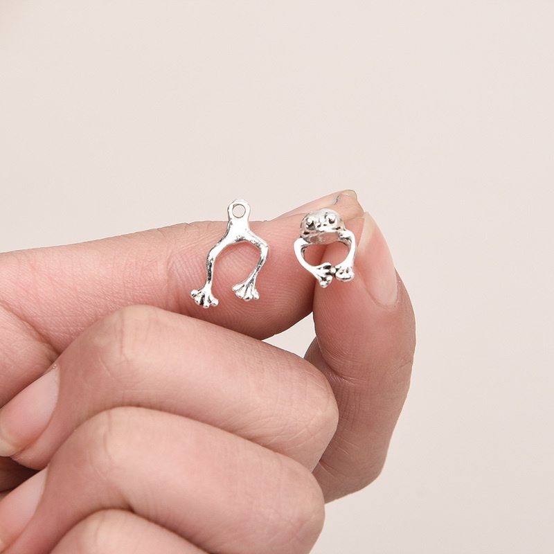 Anting Stud Desain Kucing Katak Lucu Gaya Retro Untuk Wanita