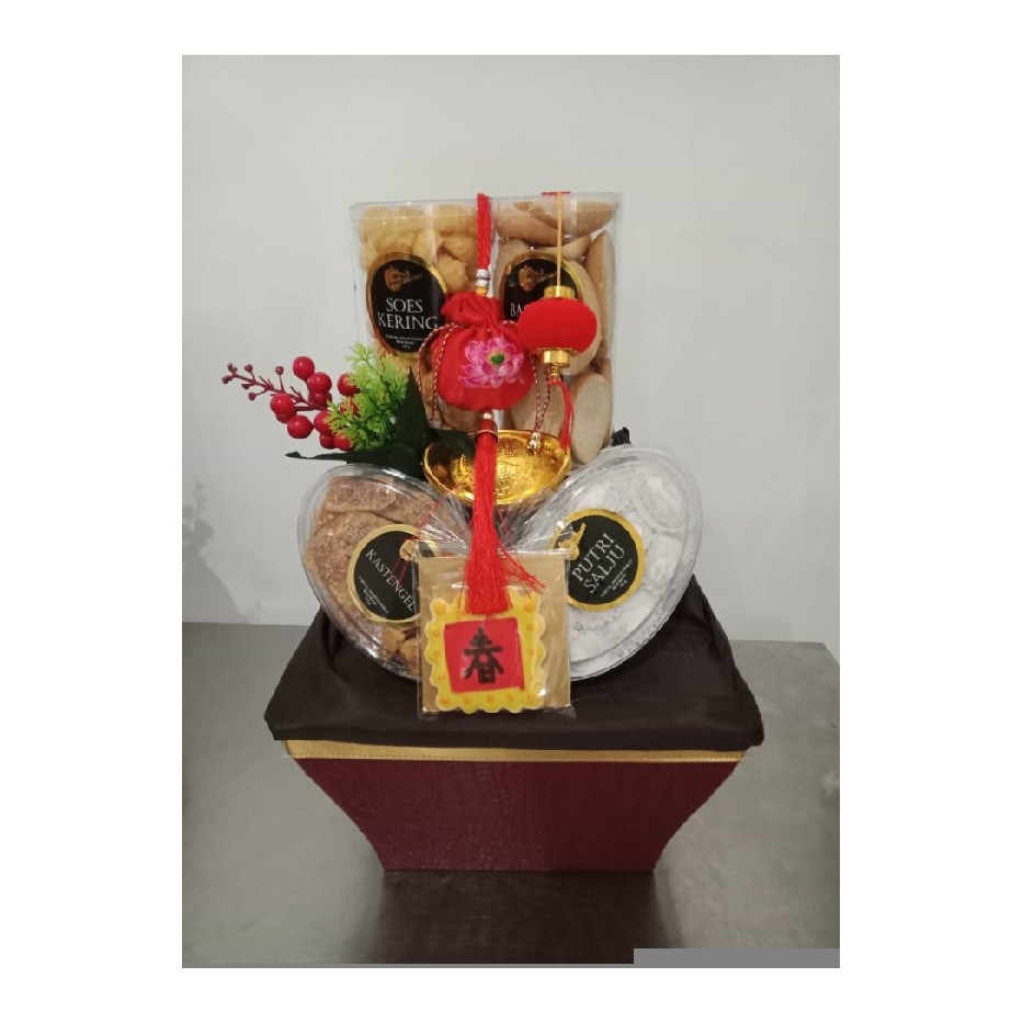 

Donut Ekonomis Imlek Apple Parcel Hampers Limited Unik Kue Paket - Bakery