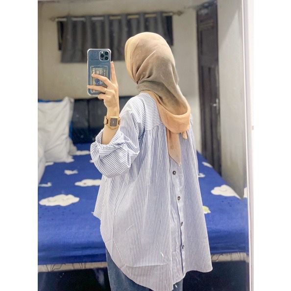 BEFAST - ZEC OOTD Kemeja VIYA / Laika Stripe Oversize Pocket Shirt / Kemeja Wanita Oversize Terlaris / Hem Stripe Lengan Panjang / Pakain Casual Wanita / Kemeja Jumbo Garis-Garis / Fashion Wanita Kerja / Termurah