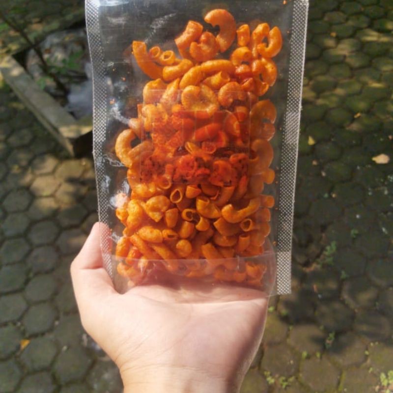 

CAMILAN MAKARONI PEDES KRENYES 75gr - SATUAN/GROSIR - GOLDENKINGS