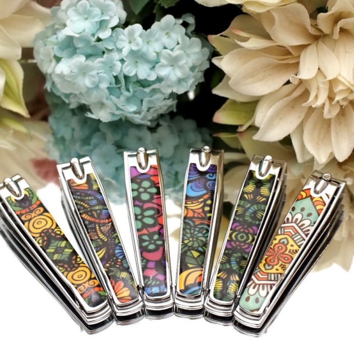 Gunting Kuku Besar Motif Batik