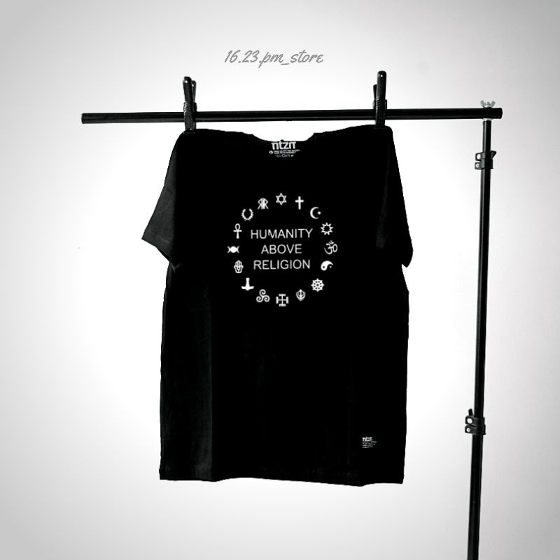 Kaos Humanity above religion