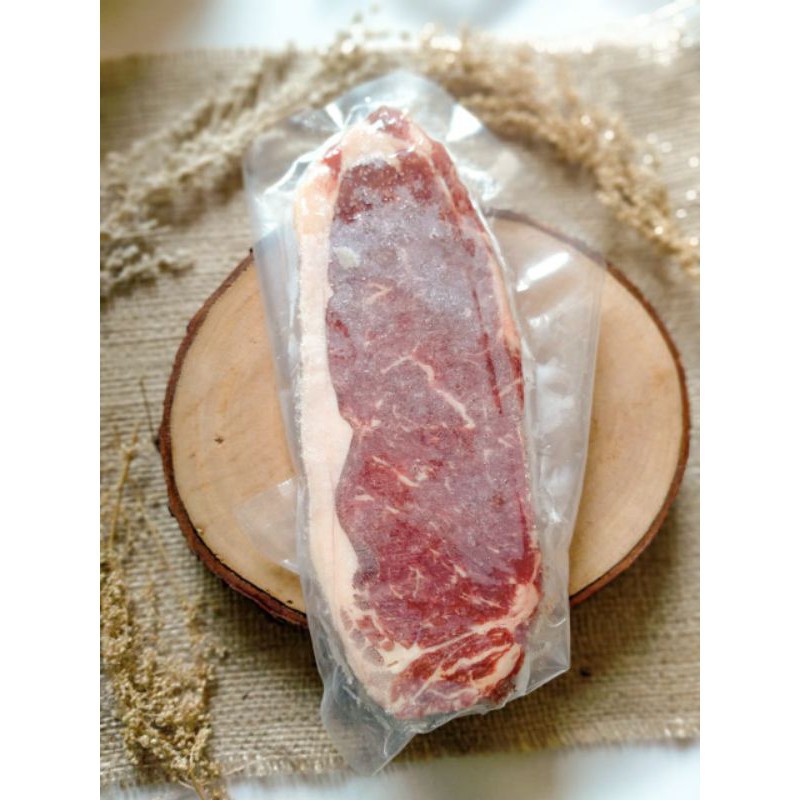

Daging Sapi / Aust.Striploin Sirloin Beef Steak Import Grade A / Steak Grill CUT 200 Gr 5.0 MURAH