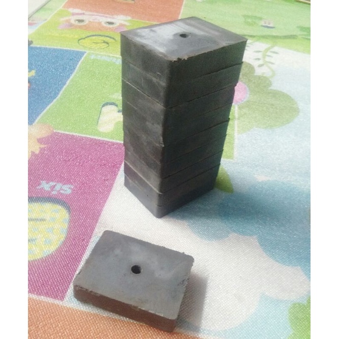 Magnet Ferrite Block 83 x 64 mm- super lengket  10pcs pengiriman