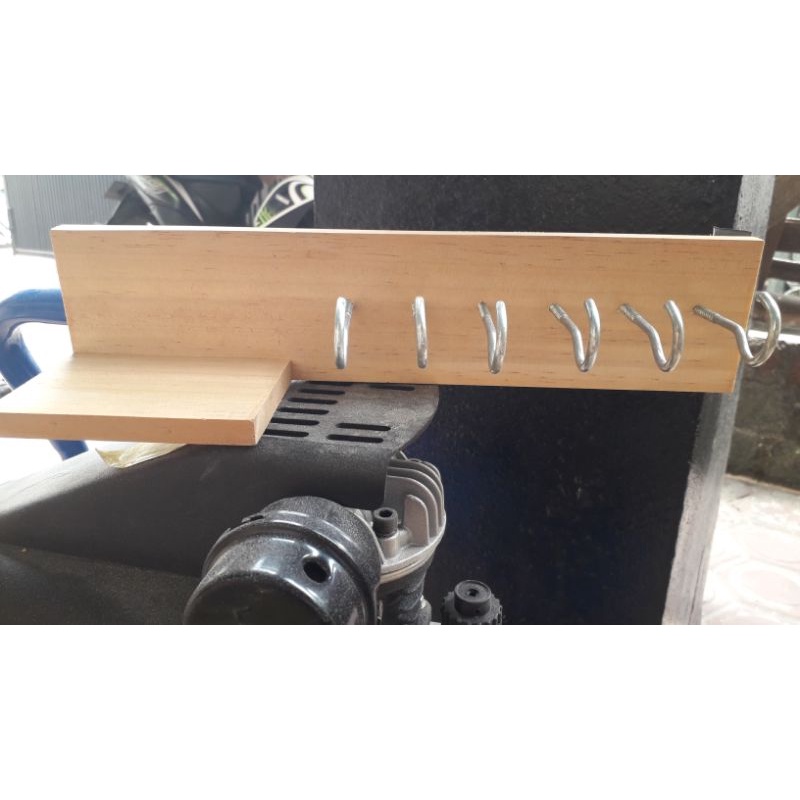 rak kunci / rak gantungan kunci / rak kunci tempel dinding