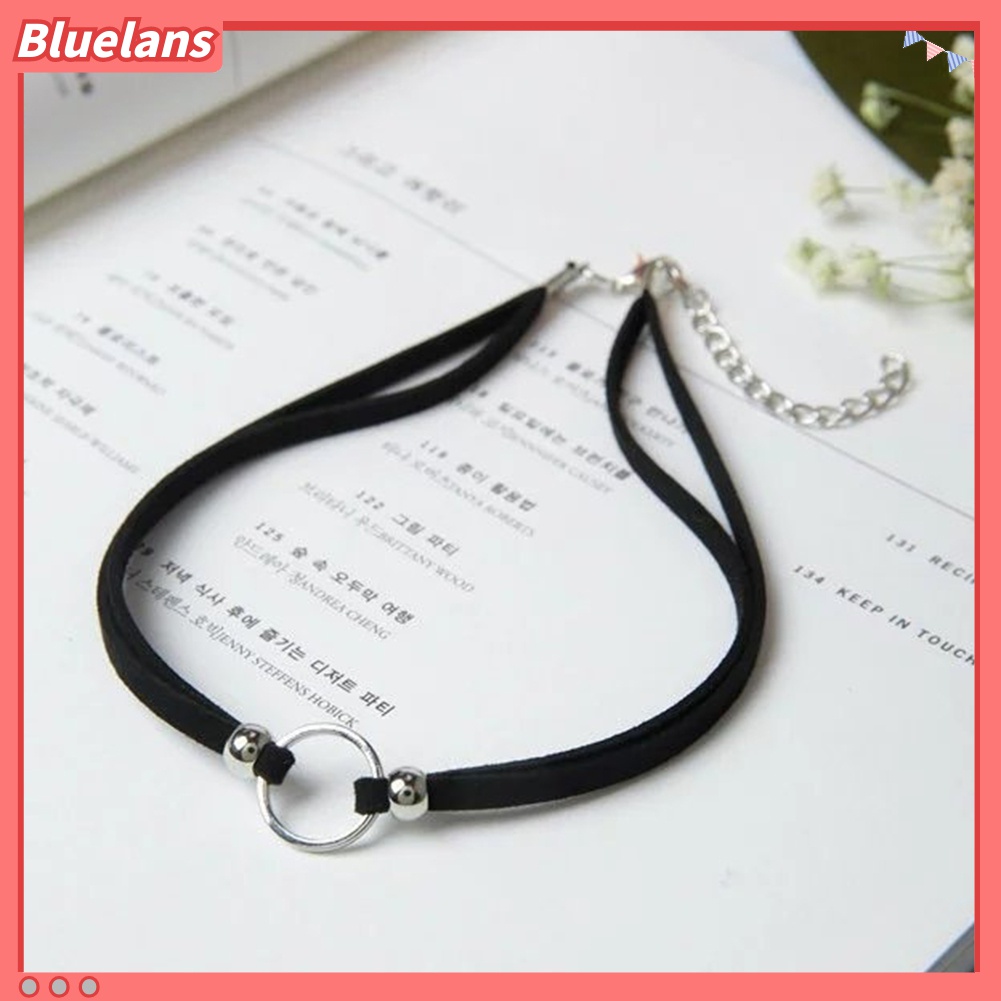 Kalung Choker Bahan Velvet Dengan Liontin Lingkaran Kecil Gaya Gothic Untuk Wanita