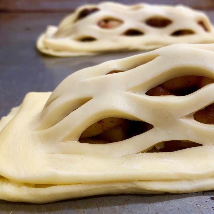 

KERING-KUE- KUE PRANCIS APPLE PIE GRANDPAS -KUE-KERING.