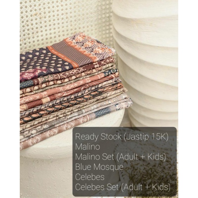 JULANG SCARF WEARING KLAMBY