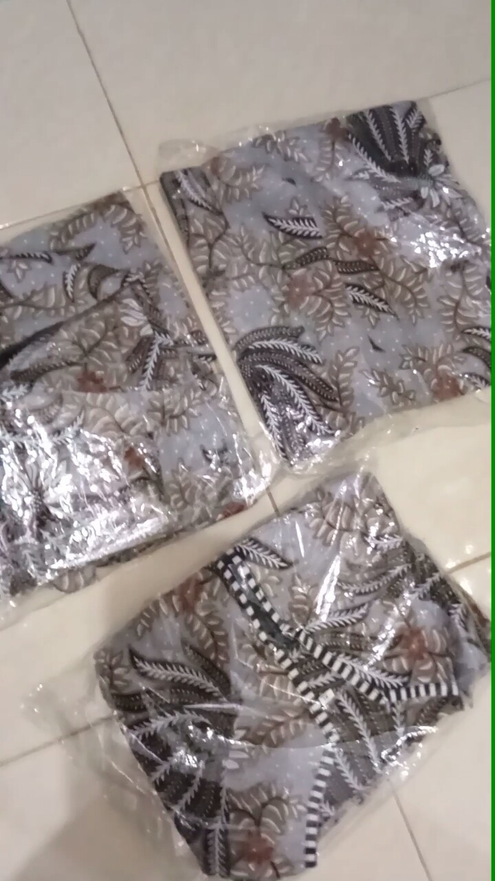 Atasan Batik Couple Abu Pria Wanita Terbaru