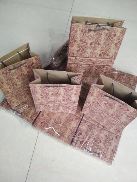 PAPER BAG 20x25x10 MOTIF BATIK KLASIK BAHAN KRAFT KETEBALAN MEDIUM LANSUNG DARI PENGERAJIN