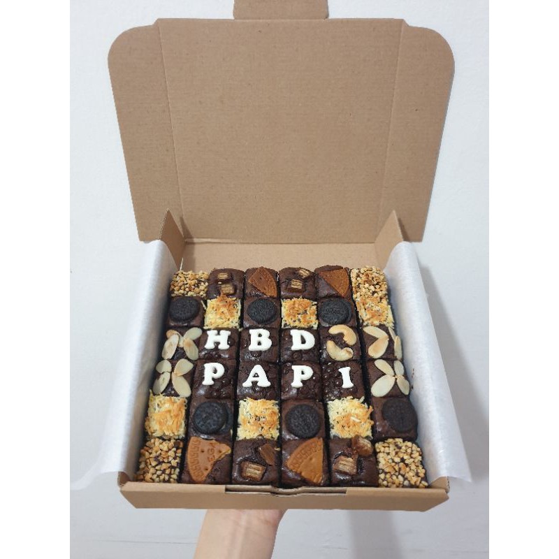 

brownies isi 36 (20x20 cm)