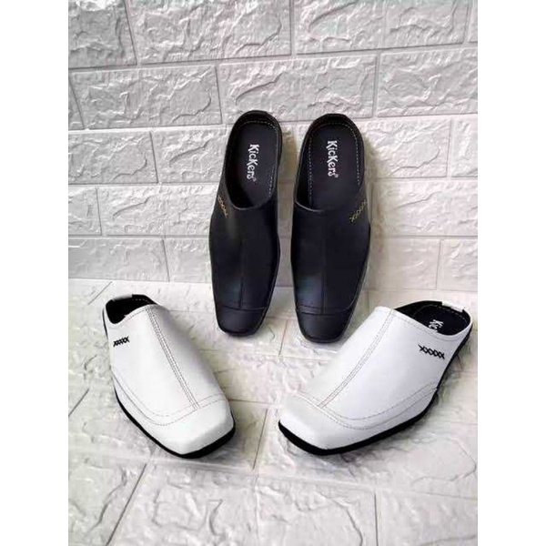 Sepatu sendal habib bahar ,slop bustong merk &quot;kickers&quot; putih # hitam  # Black white dan kombinasi.