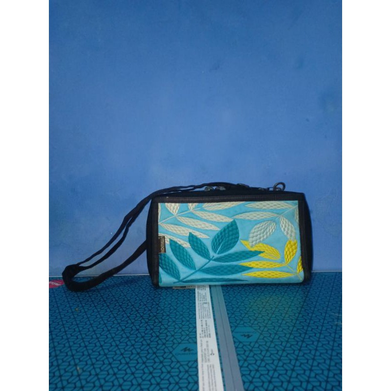 Tas selempang wanita mokamula