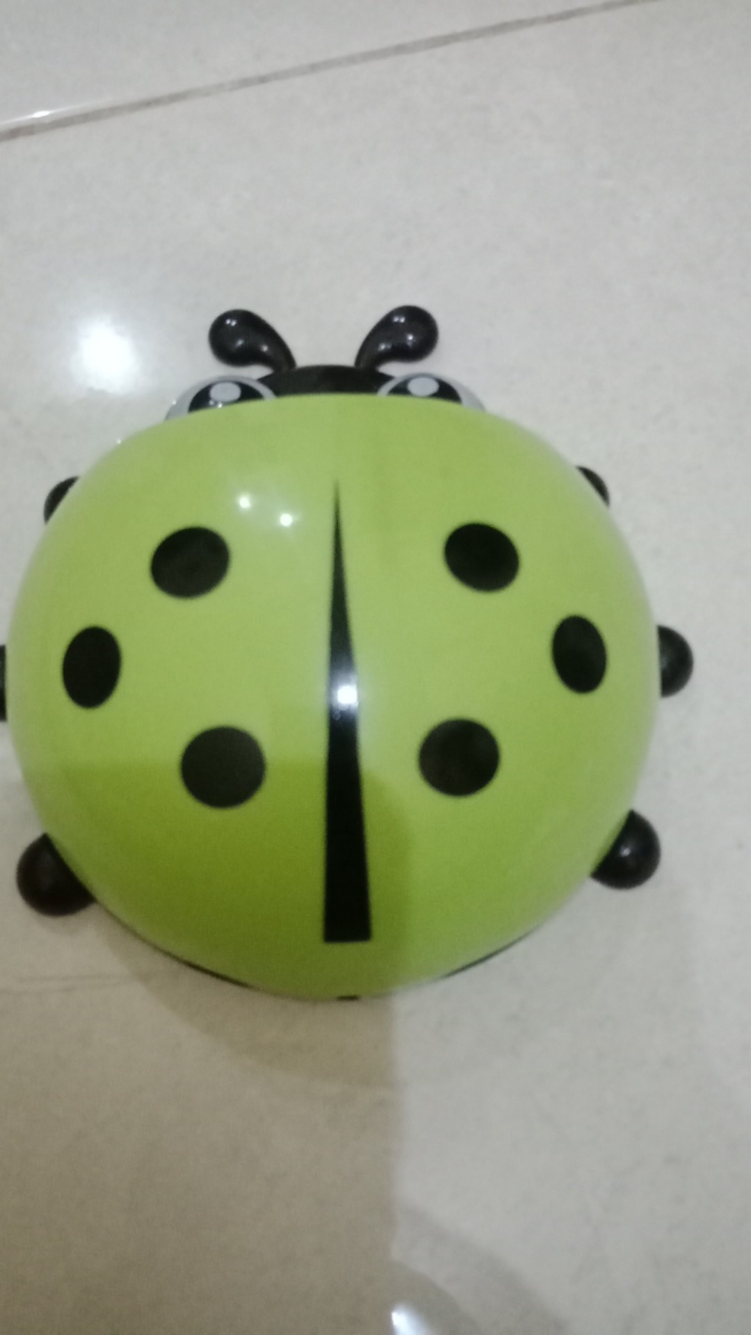 561 - Tempat Sikat Gigi Tempel Dindin Model Kumbang Kepik Ladybug