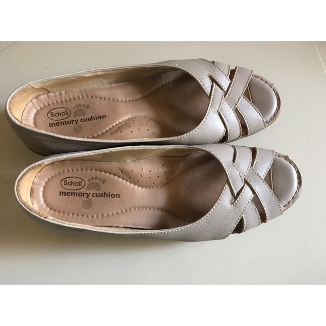 Sepatu scholl preloved
