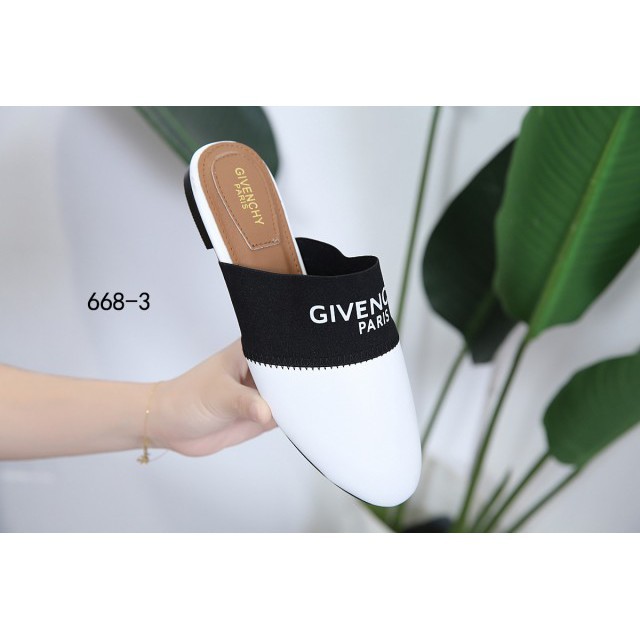 SEPATU GIVENCHY type JC SW-8275 668-3.J