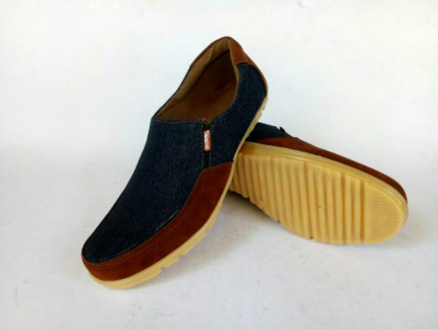 Sepatu kasual pria branded terbaru slip on