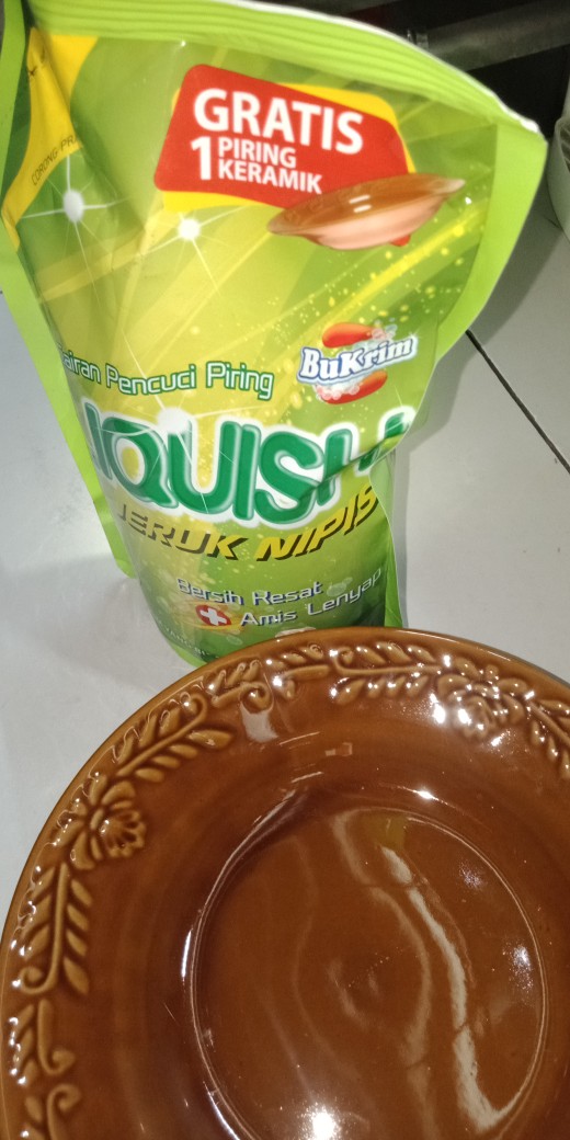 Bukrim Sabun Pencuci Piring 700ml - Liquish Jeruk Nipis Gratis Piring Keramik