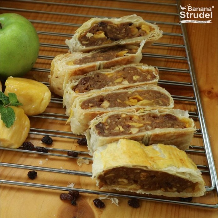 

malang strudel choco apel original oleh almond kota strudel oleh Banan