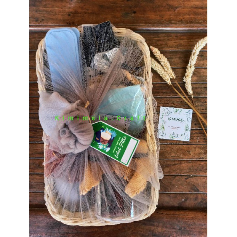 

Set Kado Hampers/ Giftbox Lebaran New Normal Murah ulang tahun wisuda