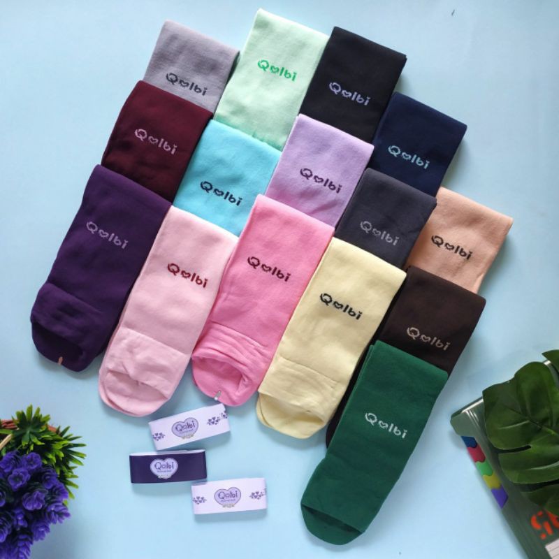 Kaos kaki Qolbi Wudhu