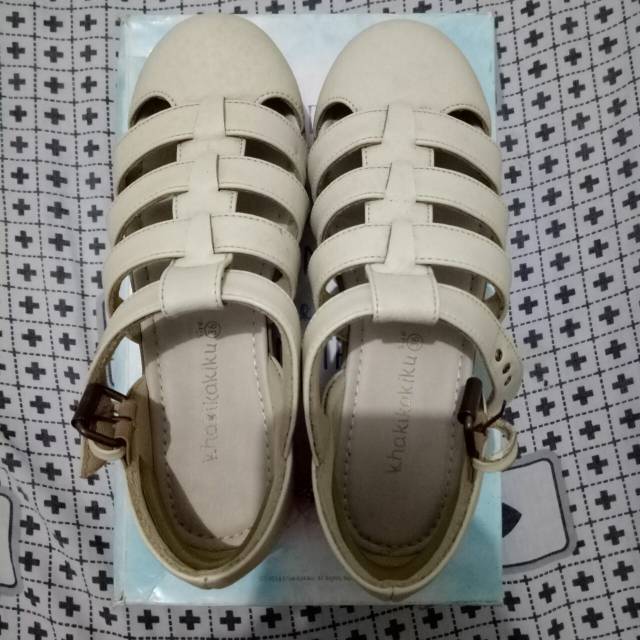 Sepatu wanita merk khakikakiku