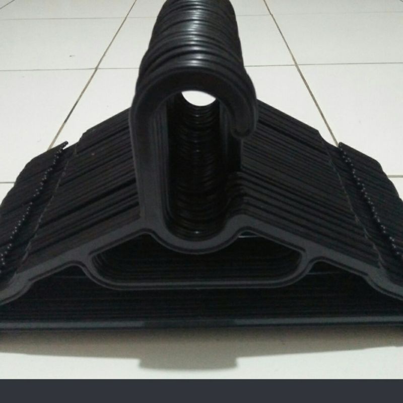 Gantungan Baju Hitam Laundry Davista (Min Order 2 Lusin)