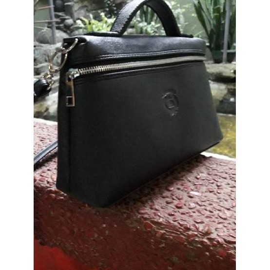 DGH Tas Clutch Bhayangkari Persit IKKT PIA Jalanesastri SLETING PUTIH .