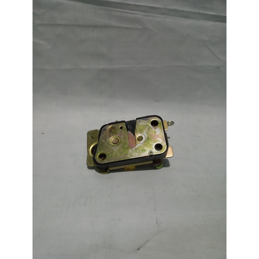 Doorlock / Kunci Pintu Kanan Mitsubishi PS-100