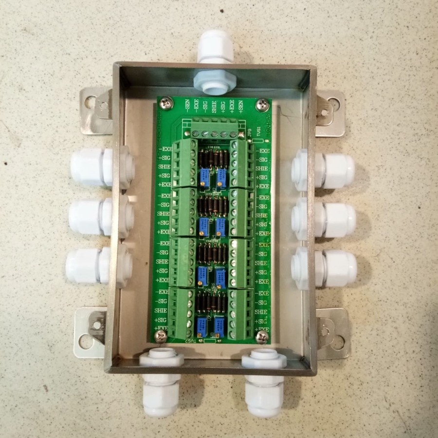 Junction Box 8 Hole / 8 Lubang