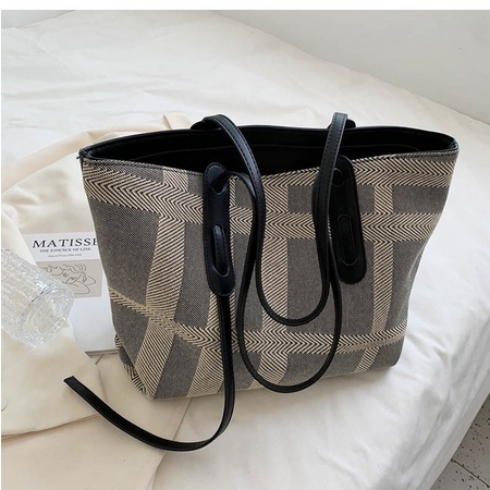 235, tas selempang wanita import fashion tas slingbag shoulder bag cantik terkiniian dan terlaris best seller cantik rddr