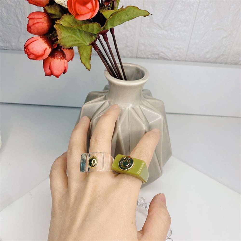 SKJK  Retro Finger Ring Women Acrylic Resin Rings Smiley Summer Korean Personality Geometric Girls Fashion Jewelry/Multicolor