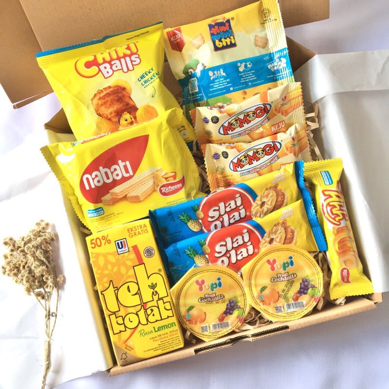 

KADO ULANG TAHUN/GIFT BOX/HAMPERS MAKANAN MURAH