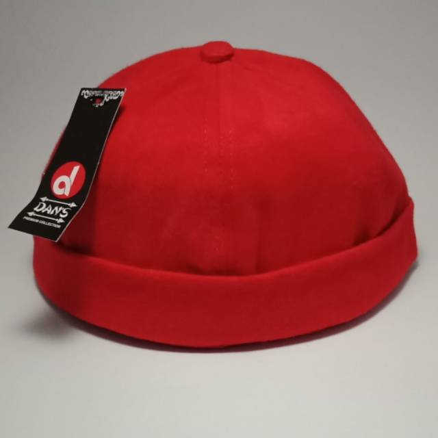 Miki Hat merah ferrari