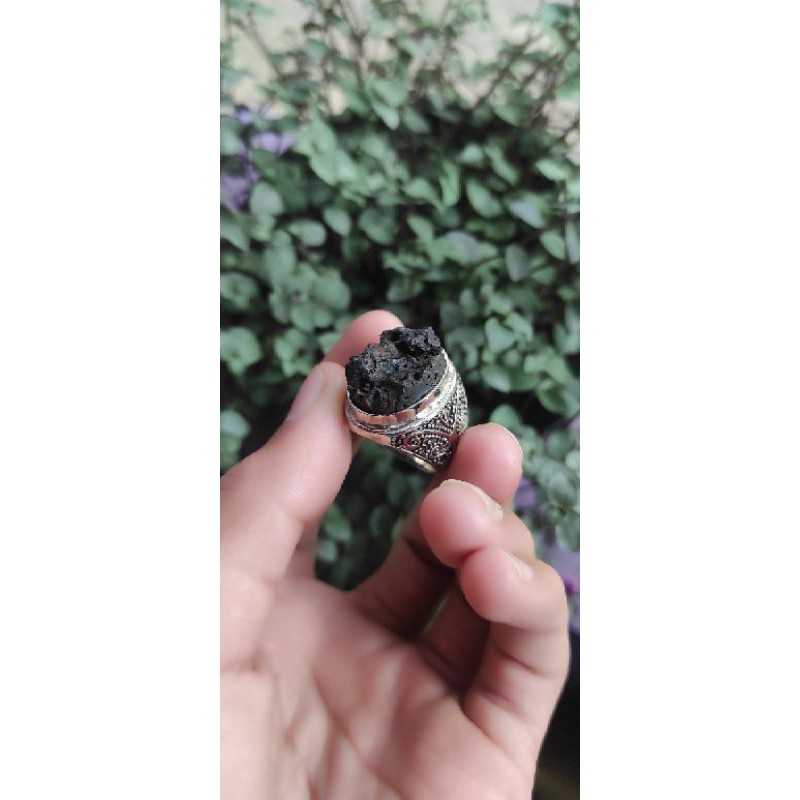 Cincin Batu Satam (Meteor Hitam)