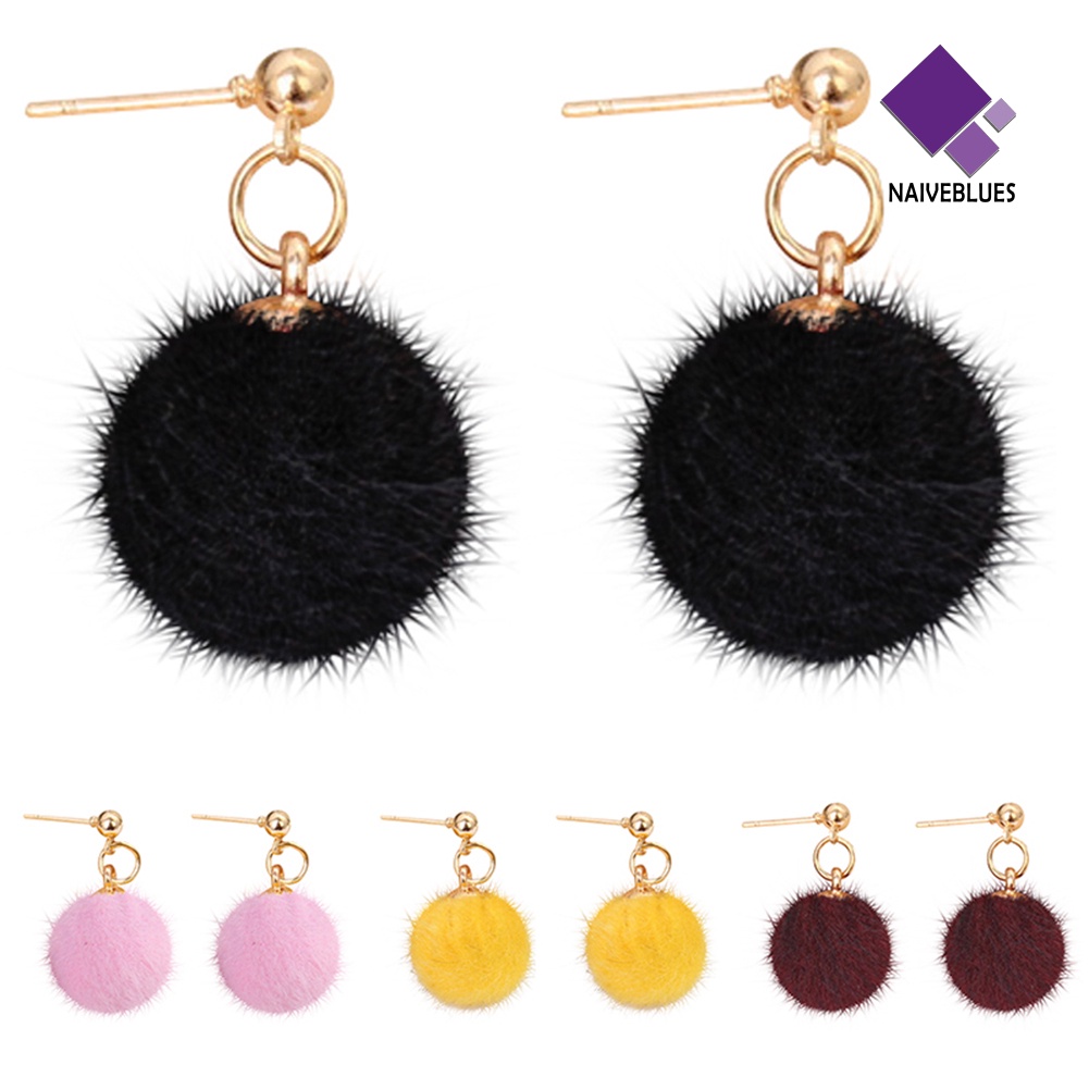 Anting Wanita Dengan Liontin Pom Pom Untuk Musim Dingin