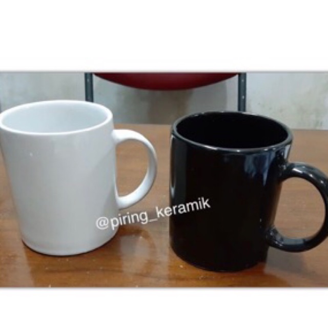 Mug keramik polos (per lusin)