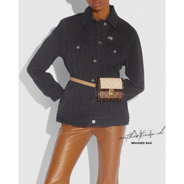 TAS WANITA HUTTON BELT BAG IN BLOCKED SIGNATURE WITH SNAKESKIN